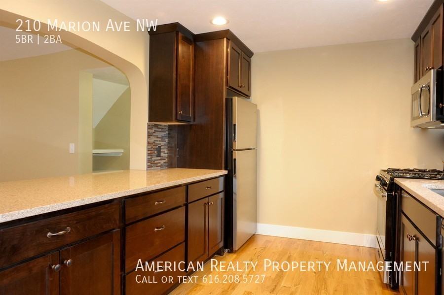 210 Marion Ave Nw - Photo 2 of 19