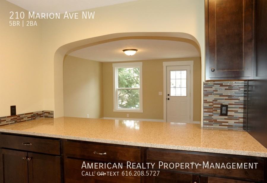 210 Marion Ave Nw - Photo 5 of 19