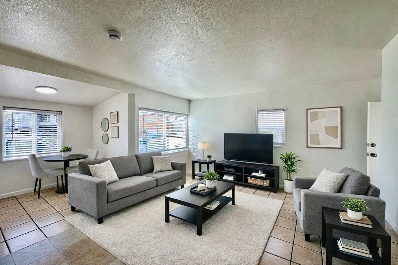 9836 Walnut St - Photo 6 of 26