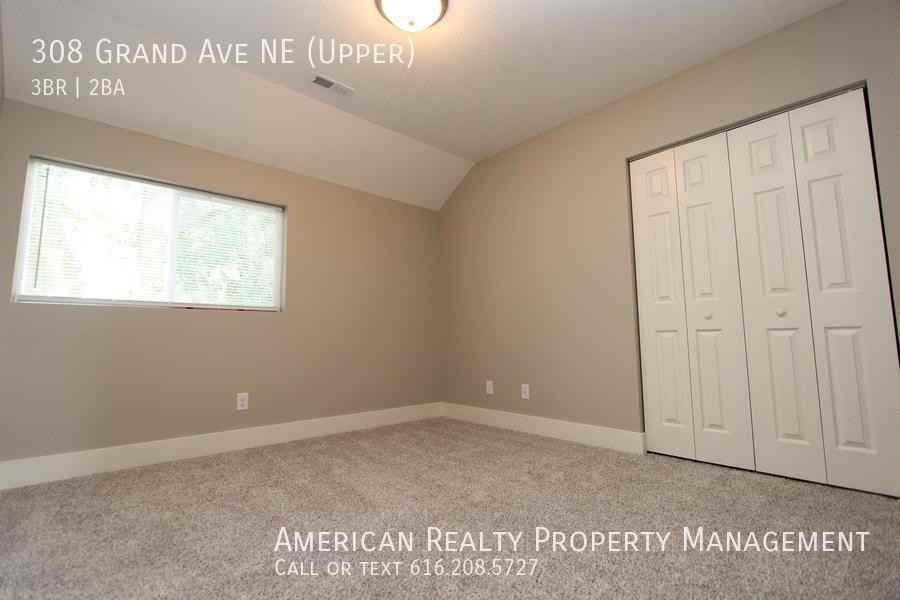 308 Grand Ave Ne - Photo 6 of 12