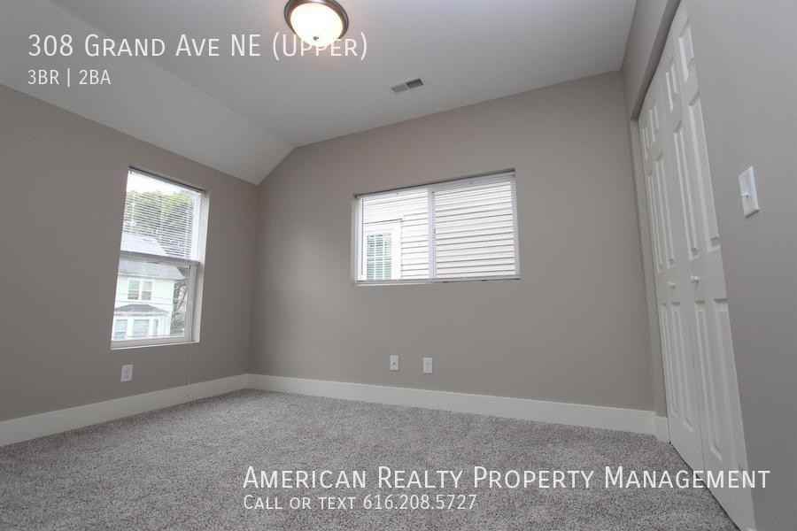308 Grand Ave Ne - Photo 7 of 12