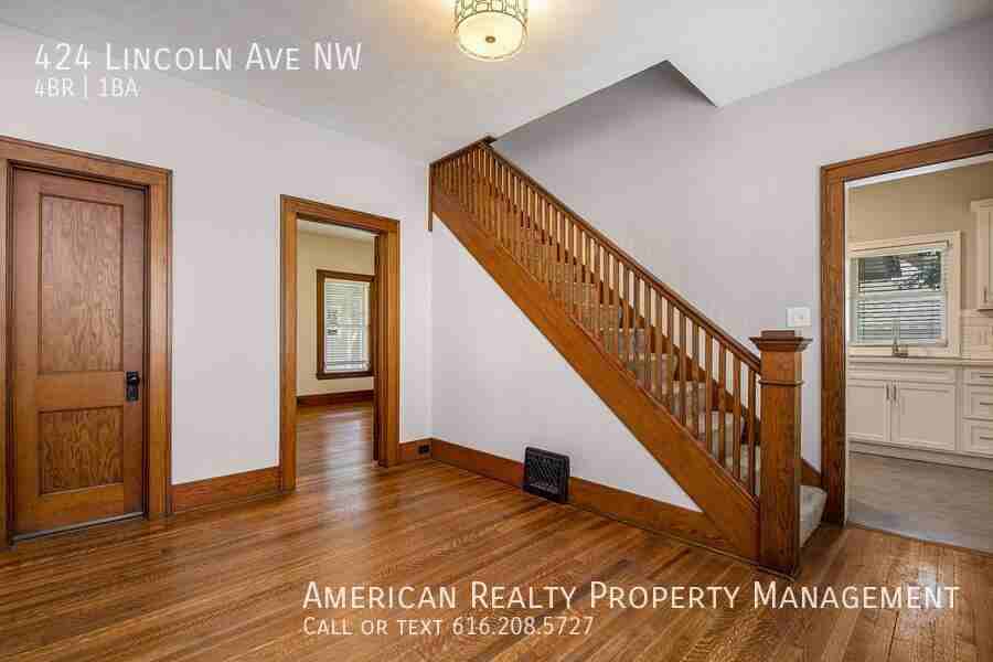 424 Lincoln Ave Nw - Photo 7 of 17