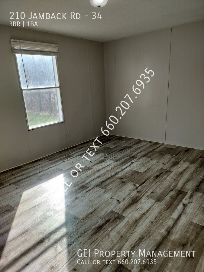 210 Jamback Rd #34 - Photo 5 of 9