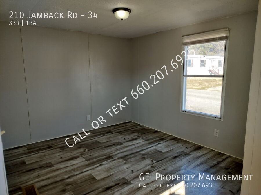210 Jamback Rd #34 - Photo 7 of 9