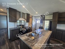 featured image of 921 Steward St #3