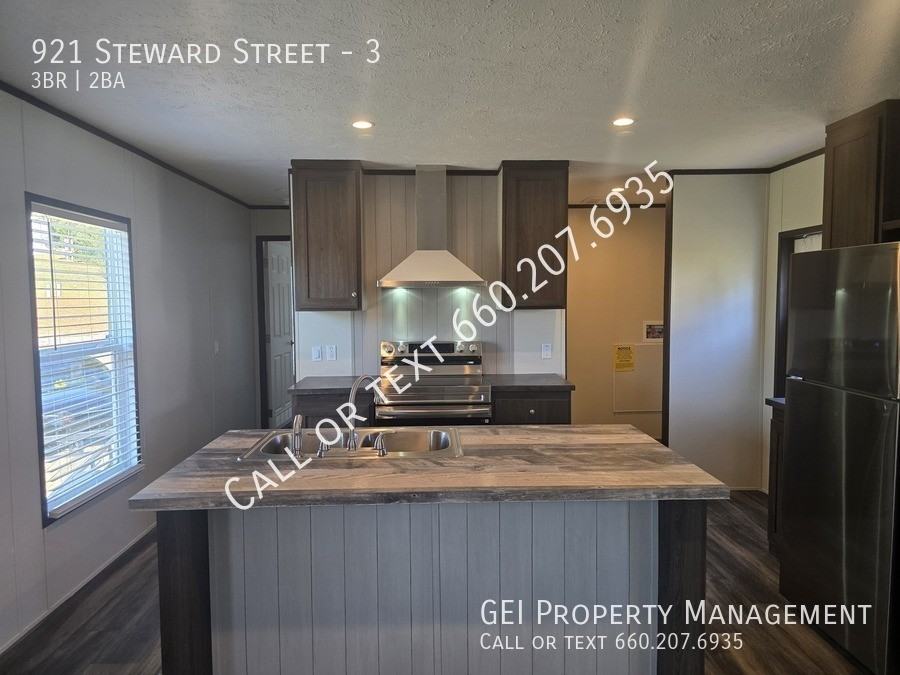 921 Steward St #3 - Photo 3 of 22