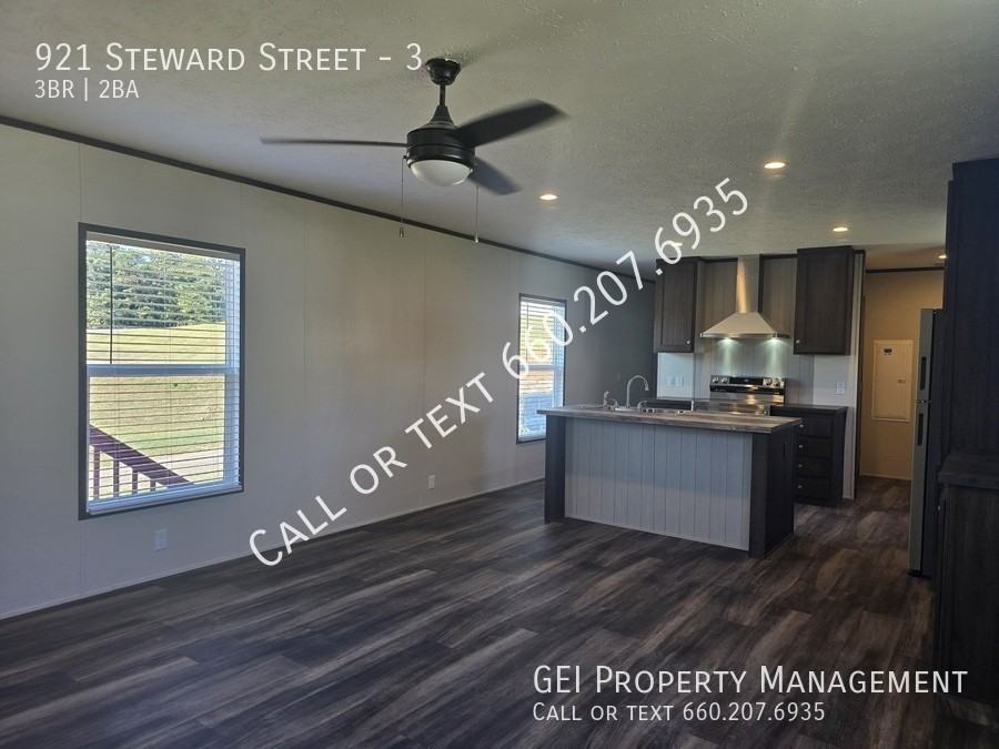 921 Steward St #3 - Photo 5 of 22