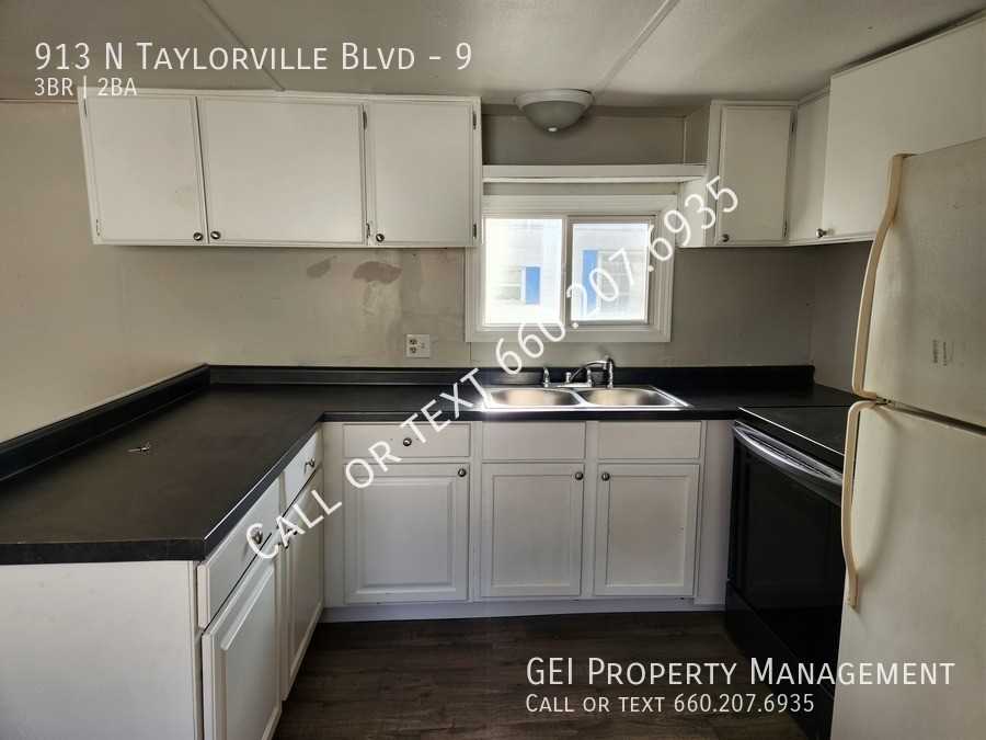 913 N Taylorville Blvd #9 - Photo 3 of 21