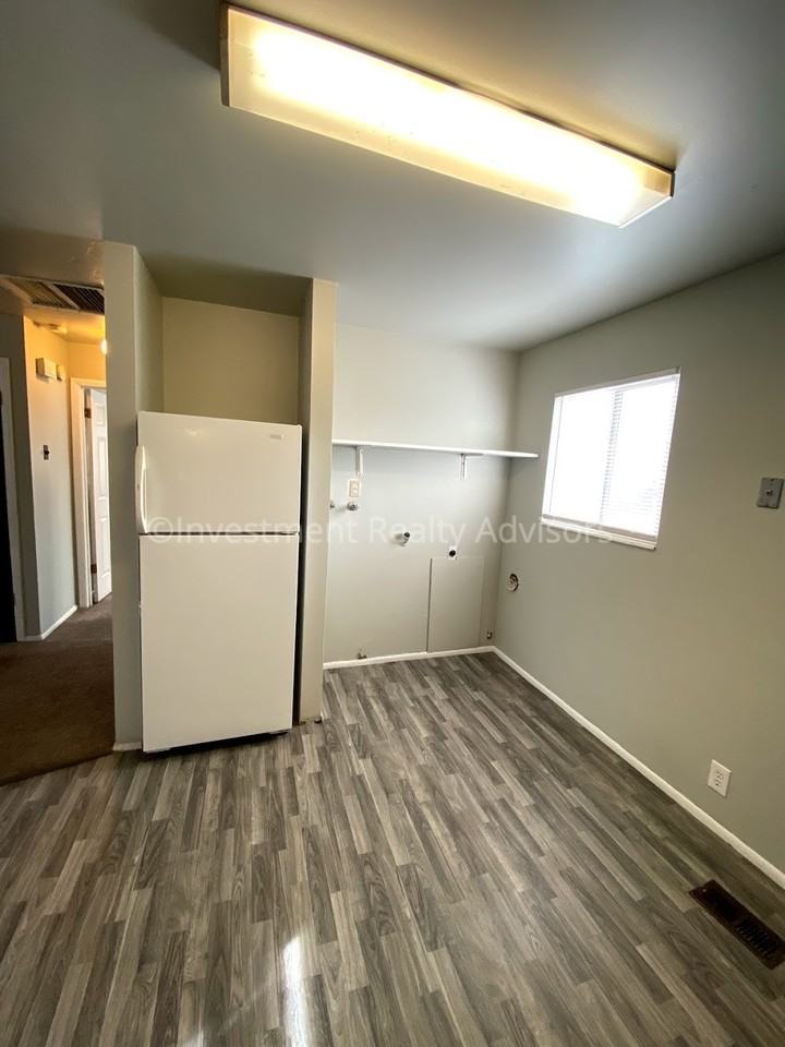 529 N Dexter St - Photo 3 of 9