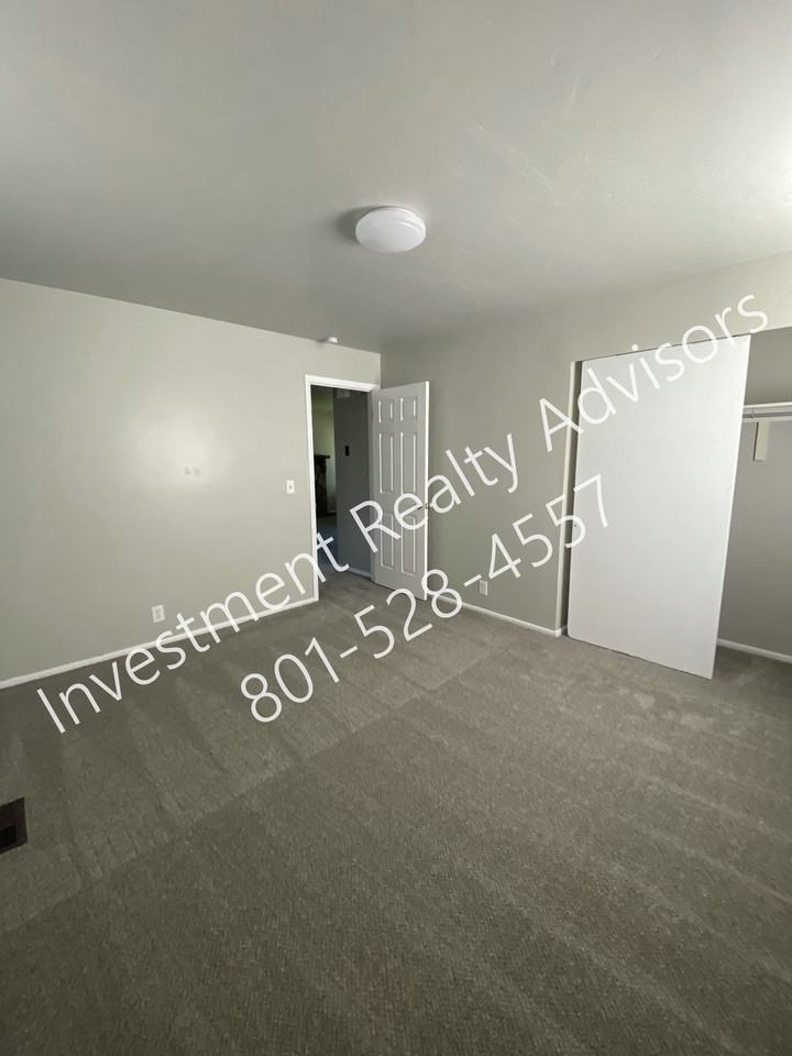 529 N Dexter St - Photo 5 of 9