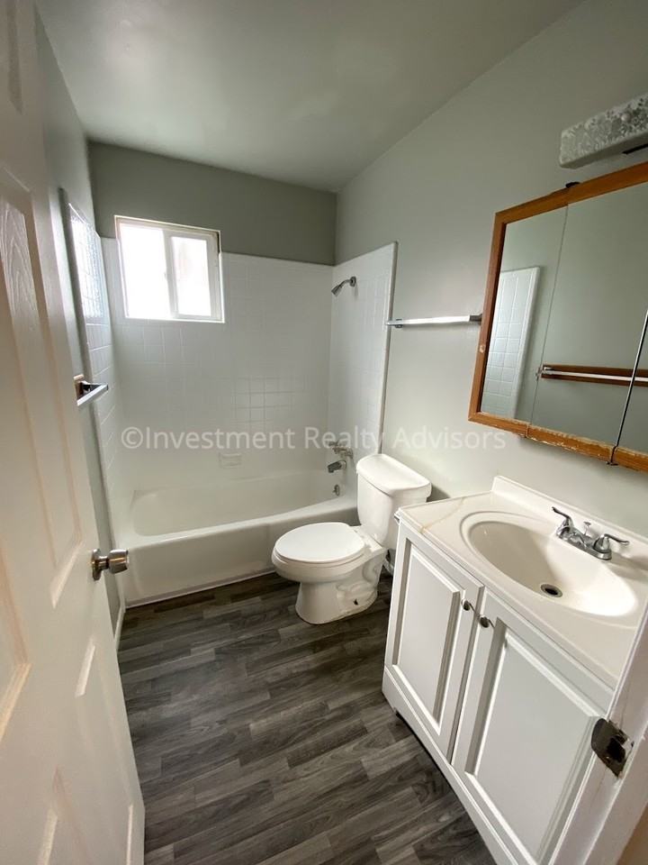 529 N Dexter St - Photo 6 of 9