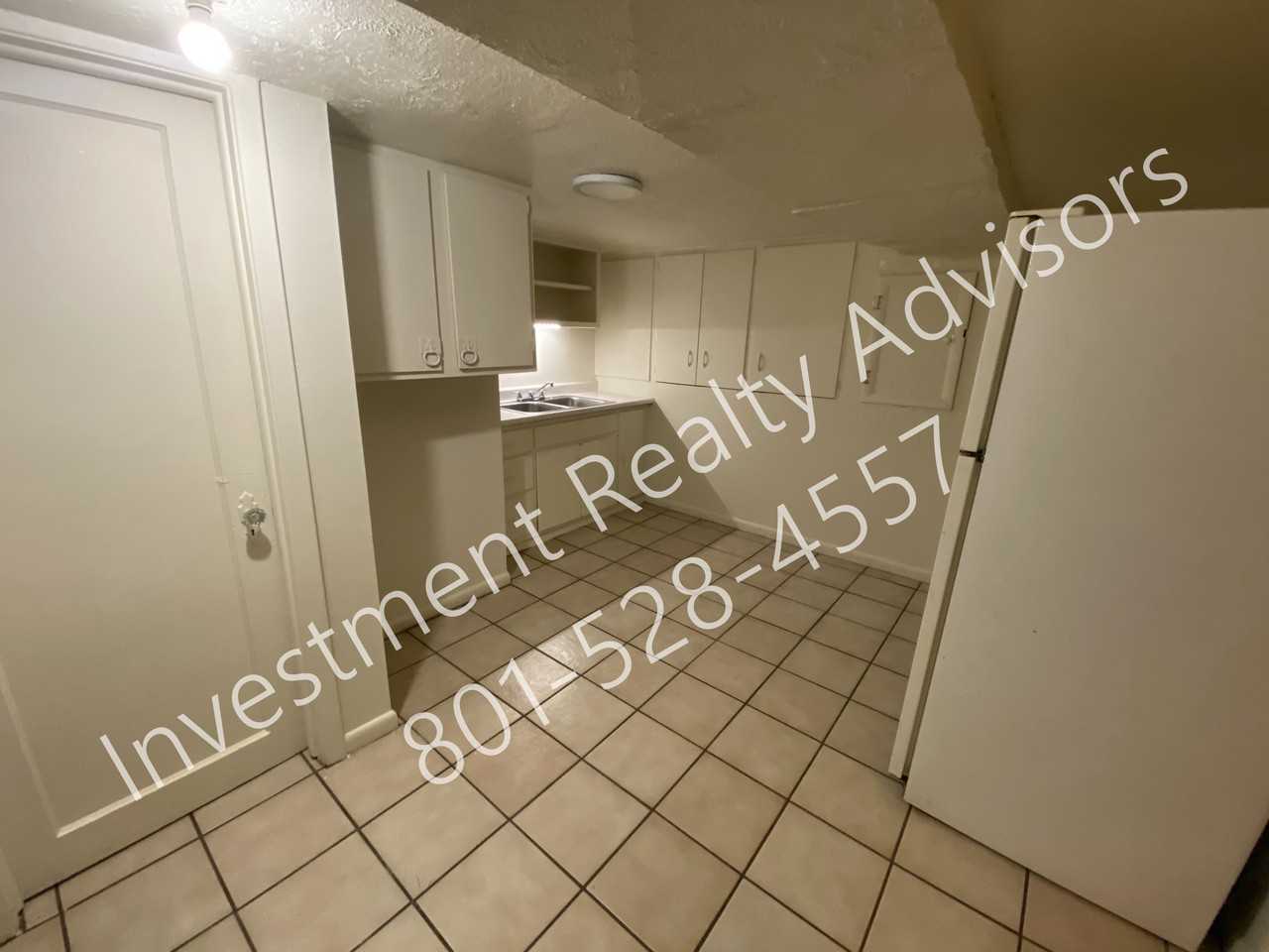 587 N Main St - Photo 3 of 10