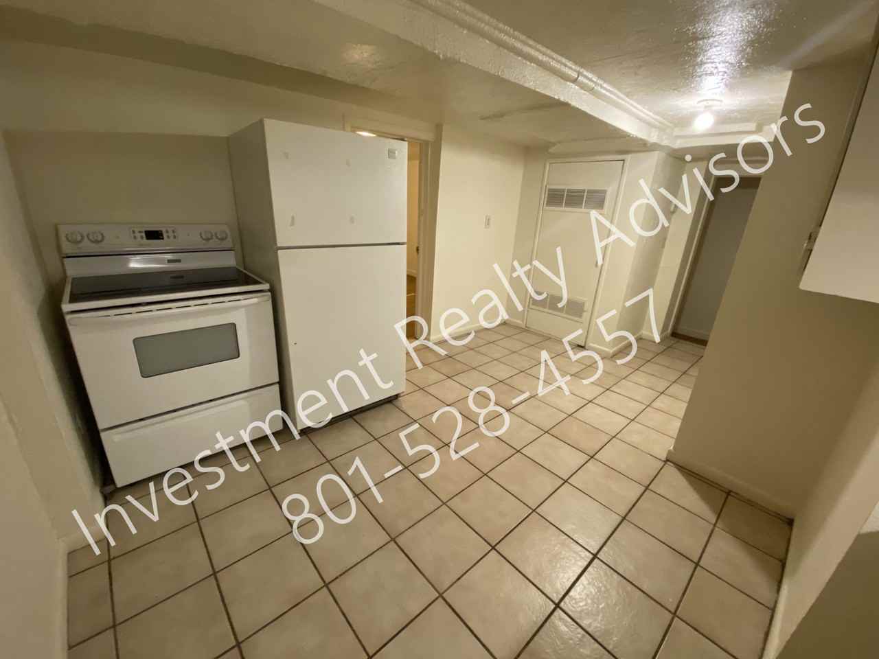 587 N Main St - Photo 4 of 10