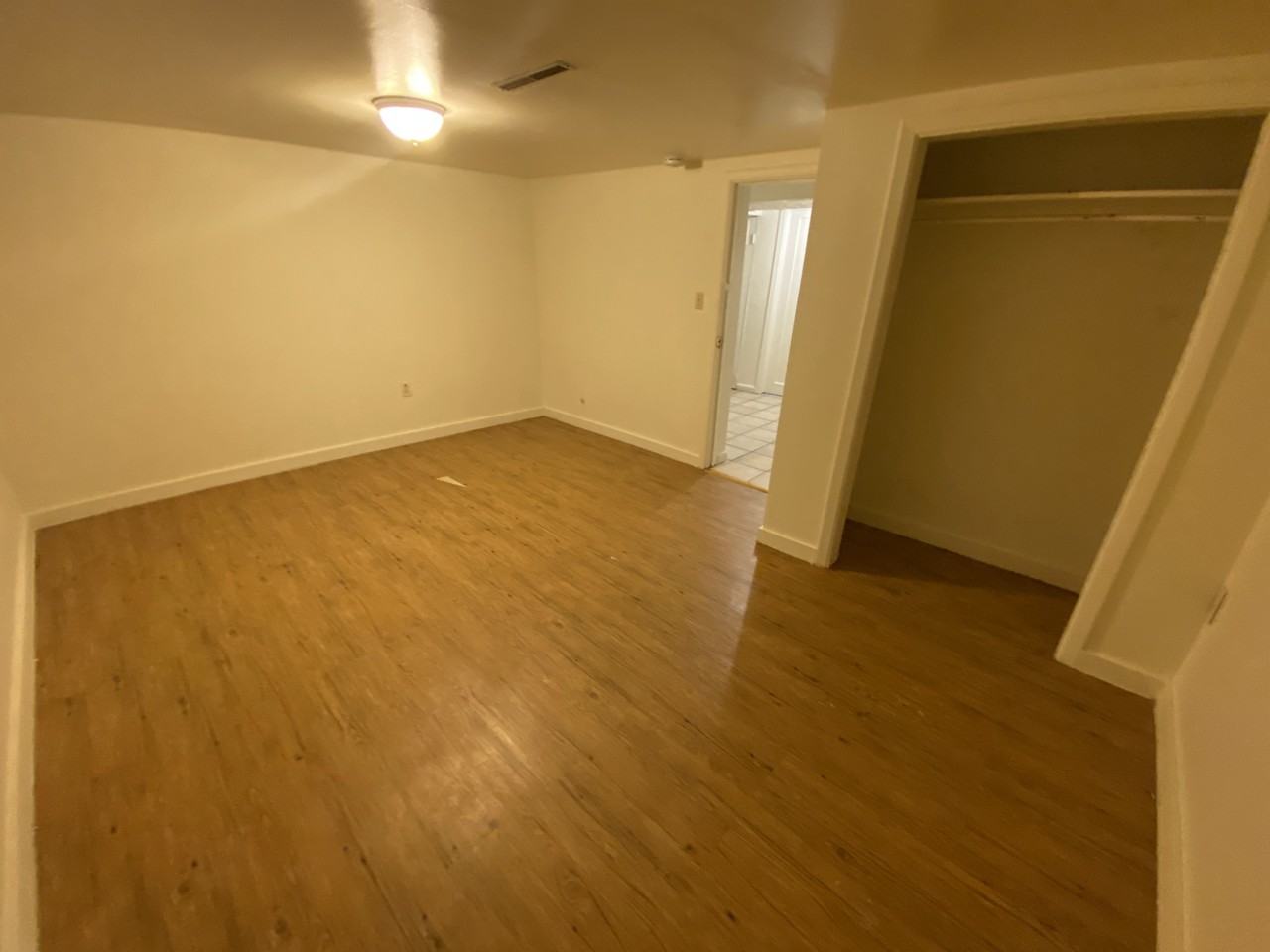 587 N Main St - Photo 6 of 10