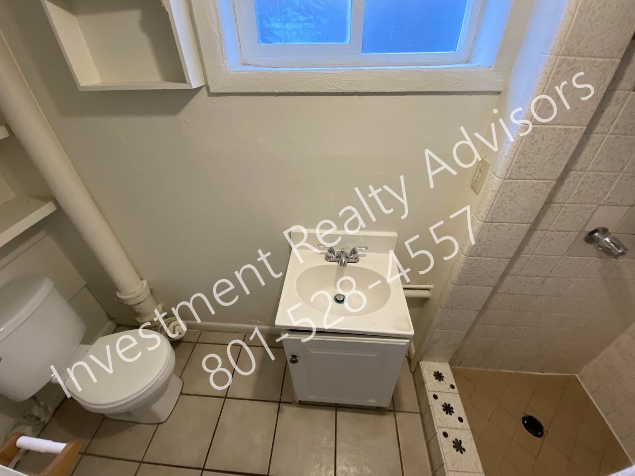 587 N Main St - Photo 7 of 10