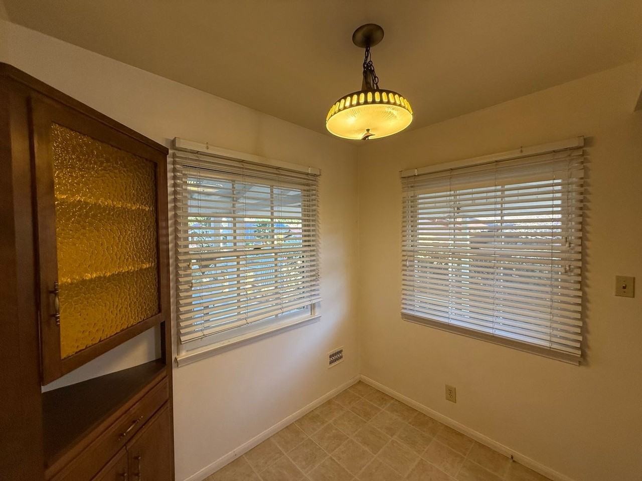 321 N Griffith Park Dr - Photo 5 of 19