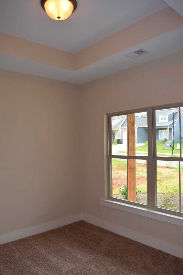 819 Kent Dr - Photo 5 of 17