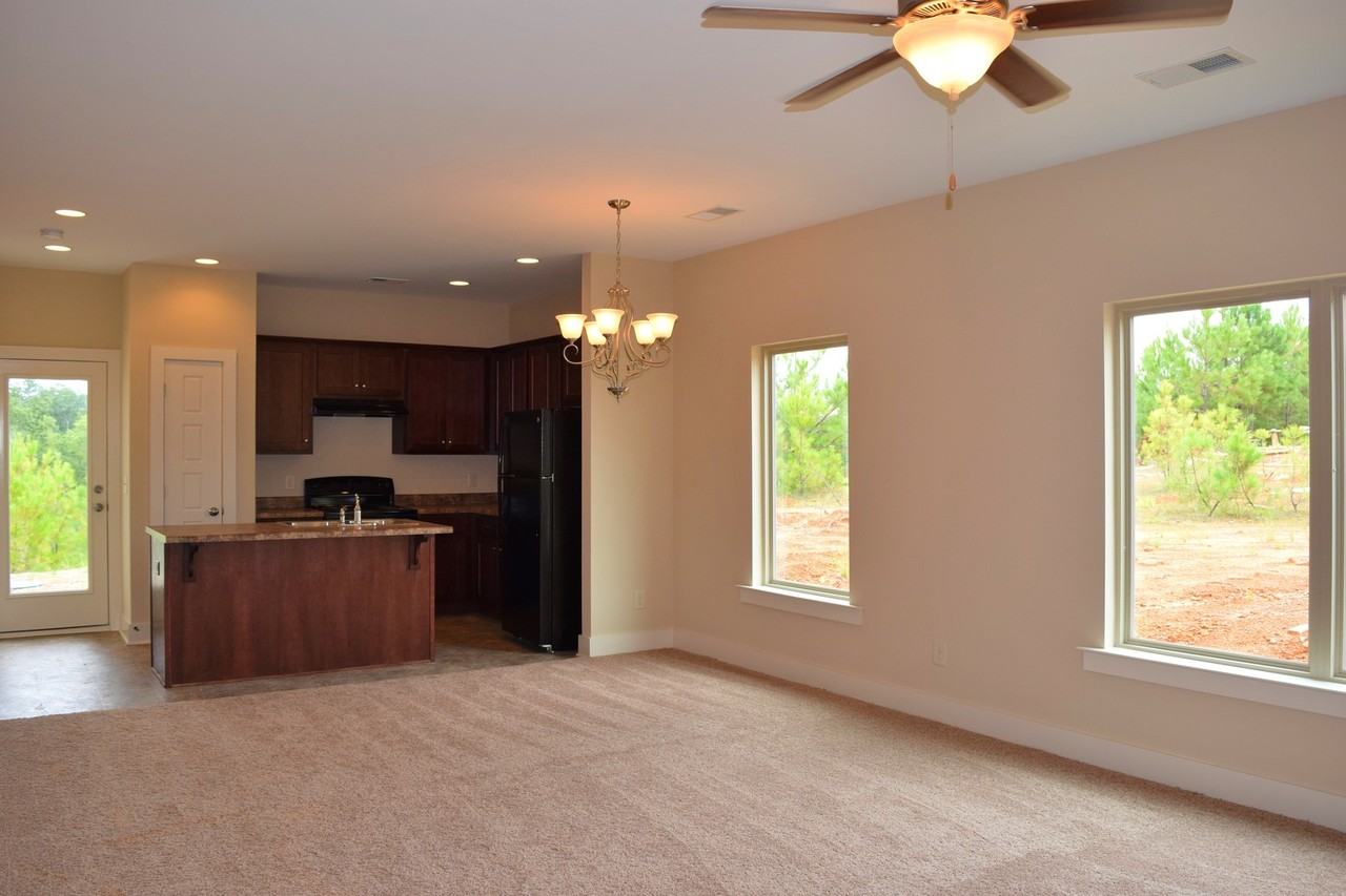 819 Kent Dr - Photo 6 of 17