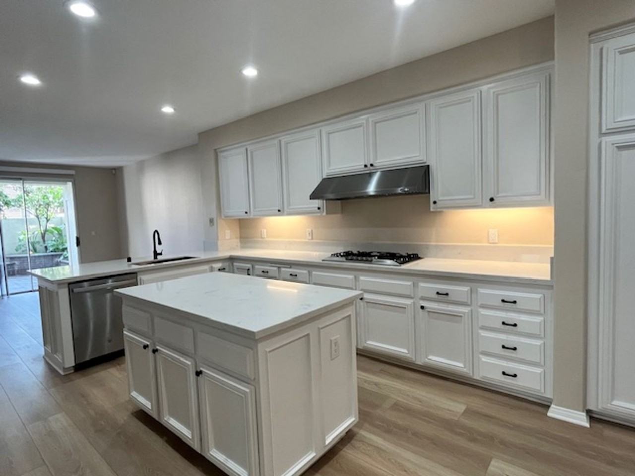 16 Brigmore Aisle - Photo 3 of 22