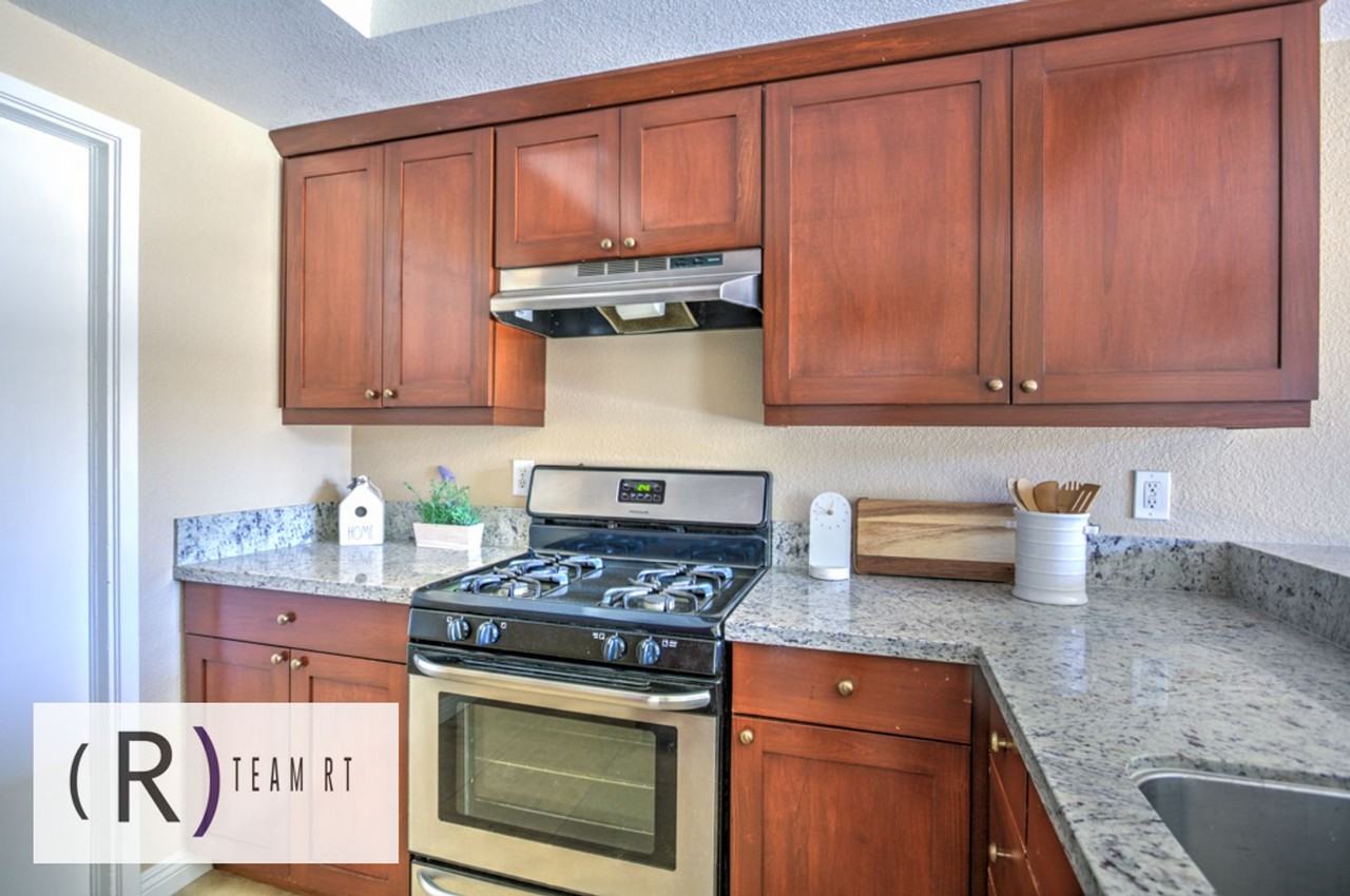 555 S Azusa Ave #32 - Photo 7 of 36