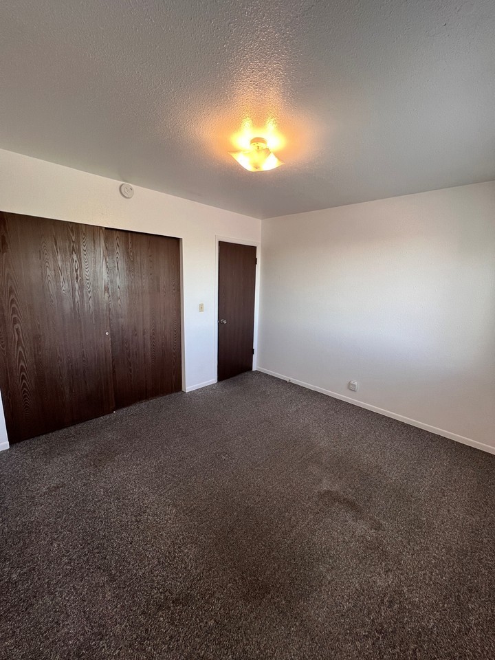 1162 E 400 S #8B - Photo 6 of 7