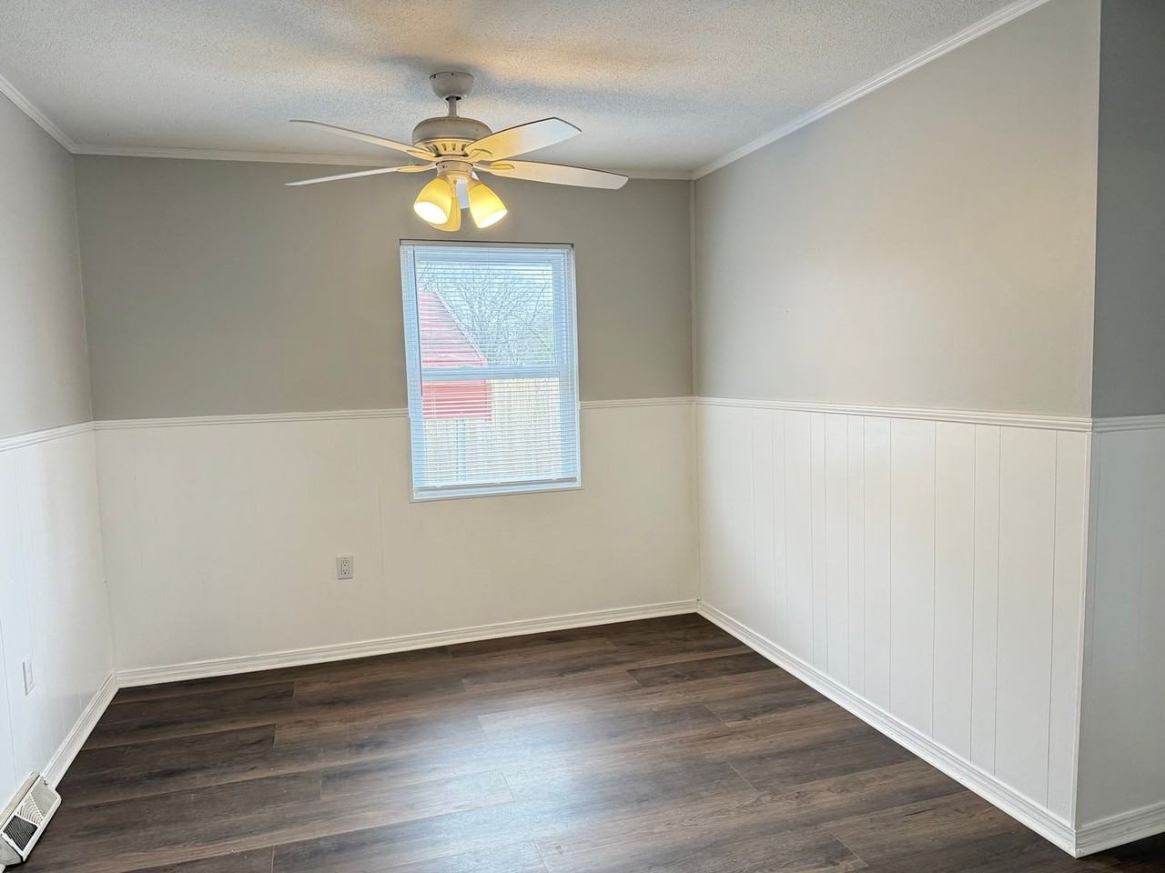 2023 Highland Rd - Photo 4 of 18