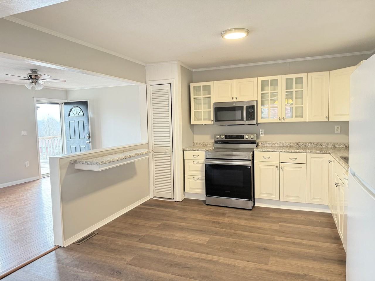 2023 Highland Rd - Photo 5 of 18