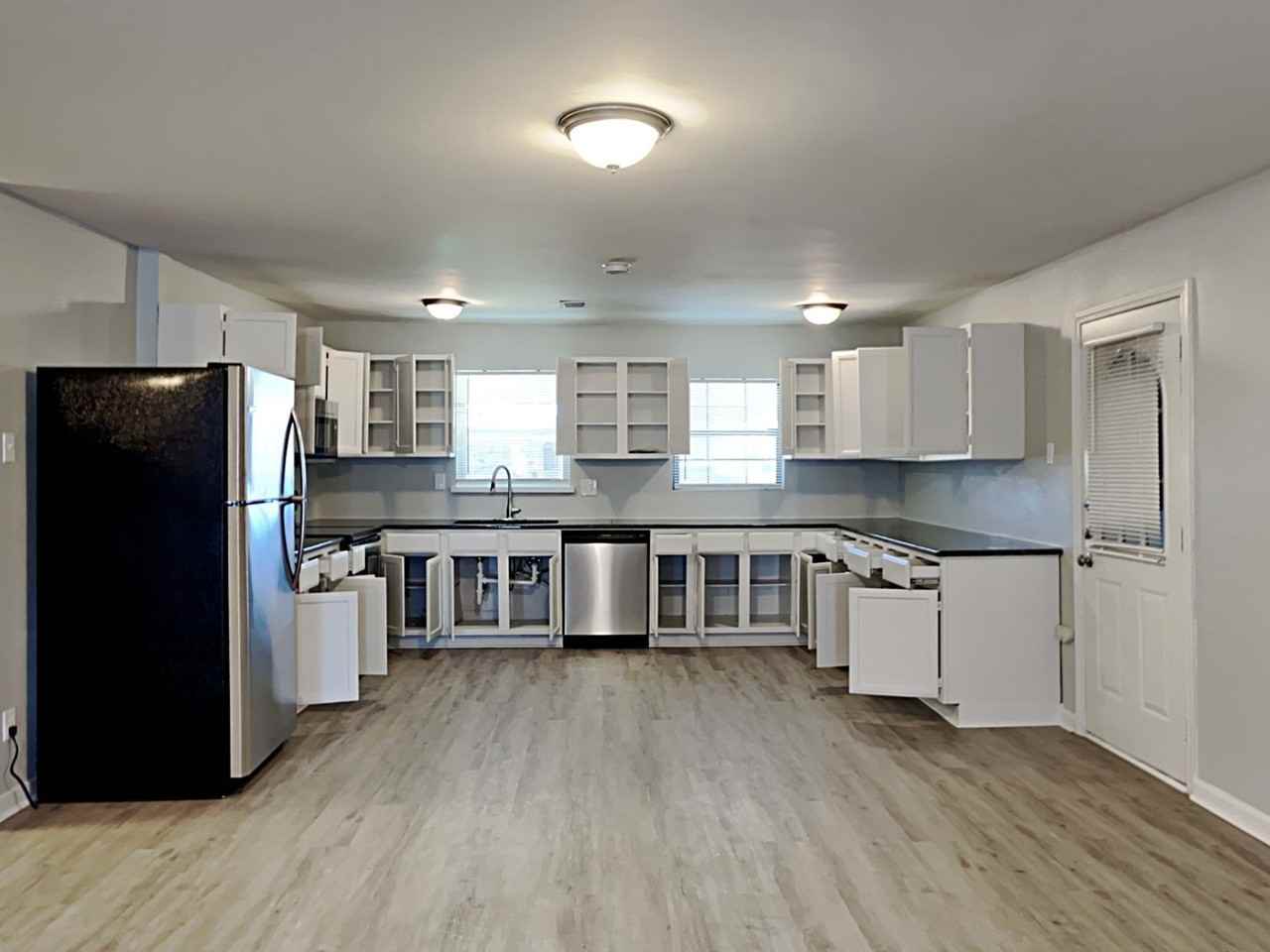 2138 Onetta Dr - Photo 3 of 16