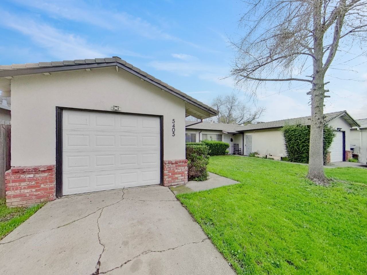 5405 Manzanita Ave - Photo 3 of 17