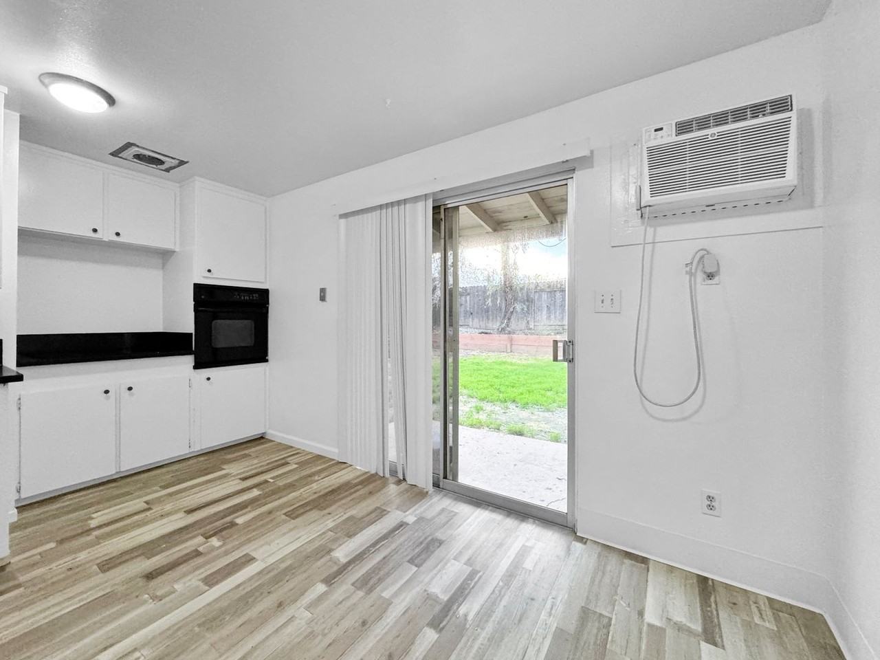 5405 Manzanita Ave - Photo 7 of 17