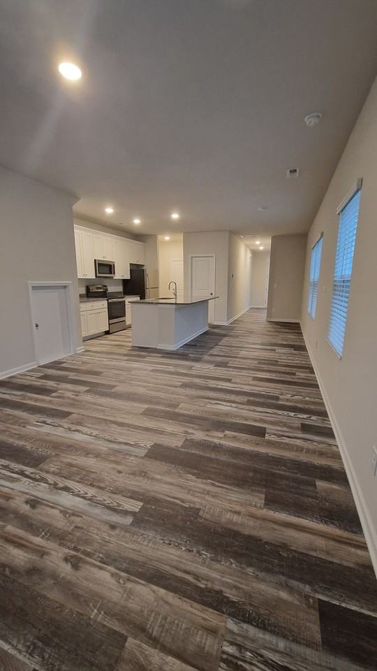 228 Hillcrest Dr - Photo 3 of 25