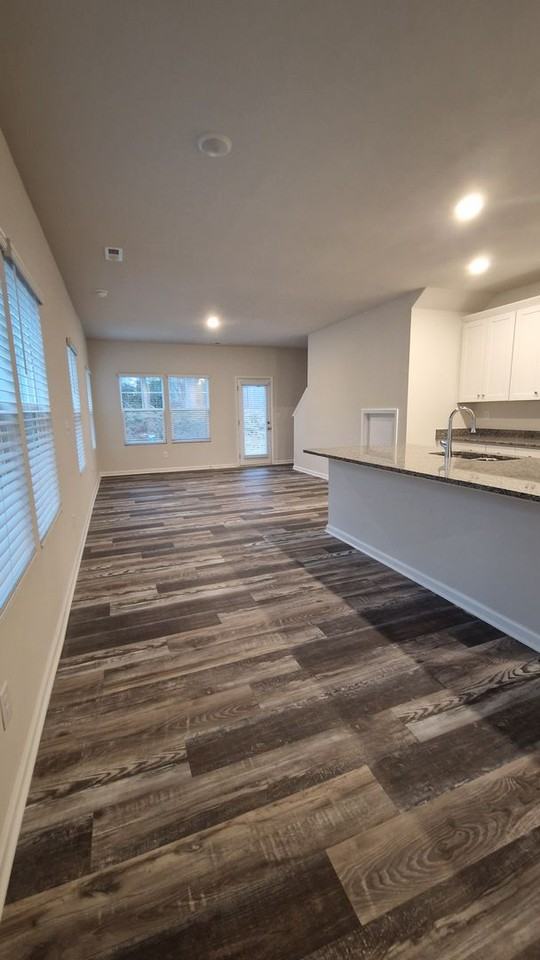 228 Hillcrest Dr - Photo 5 of 25