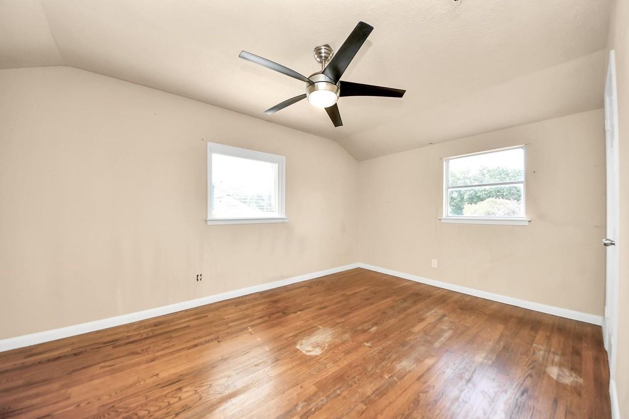 2513 Leslie St - Photo 7 of 36