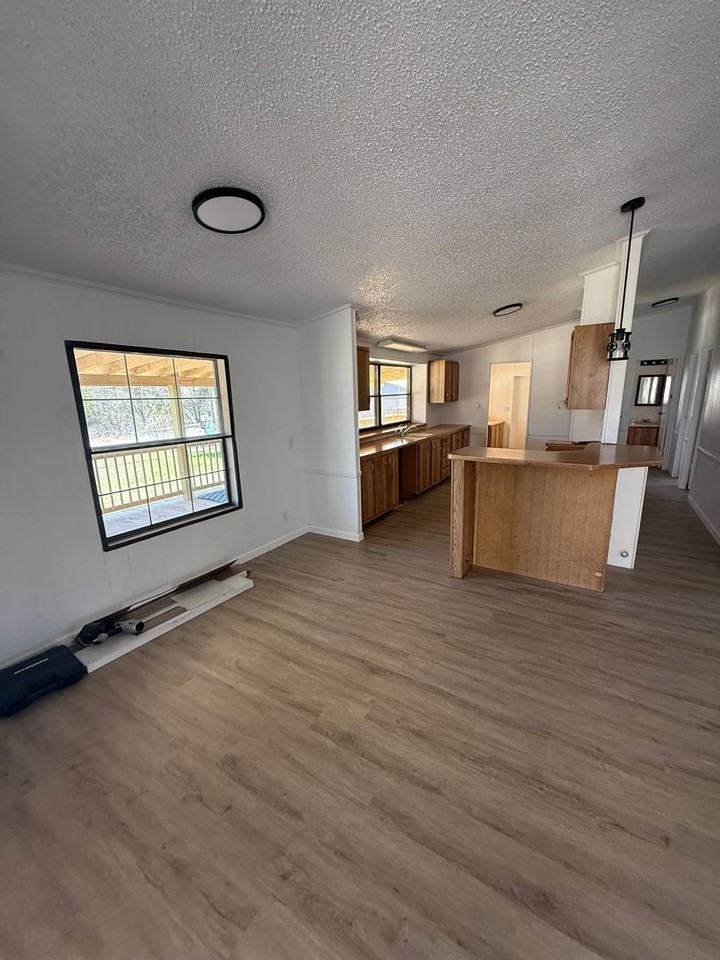 4710 Llano St - Photo 5 of 11