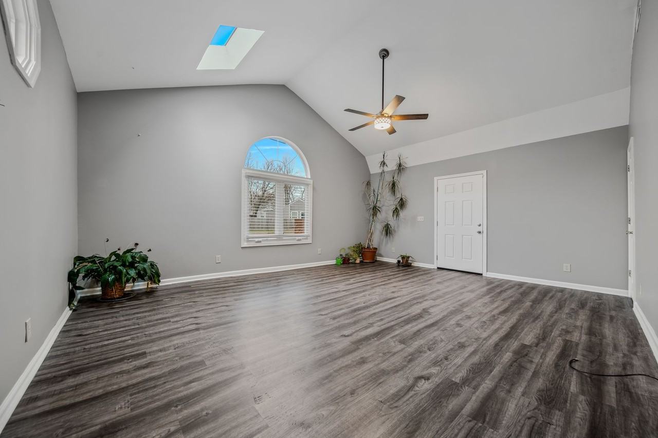 1506 23rd Ave N - Photo 3 of 20