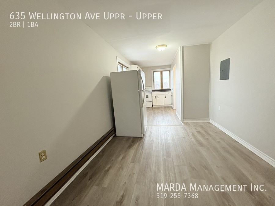 635 Wellington Ave Uppr - Photo 2 of 21