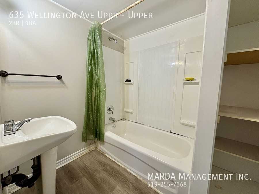 635 Wellington Ave Uppr - Photo 6 of 21