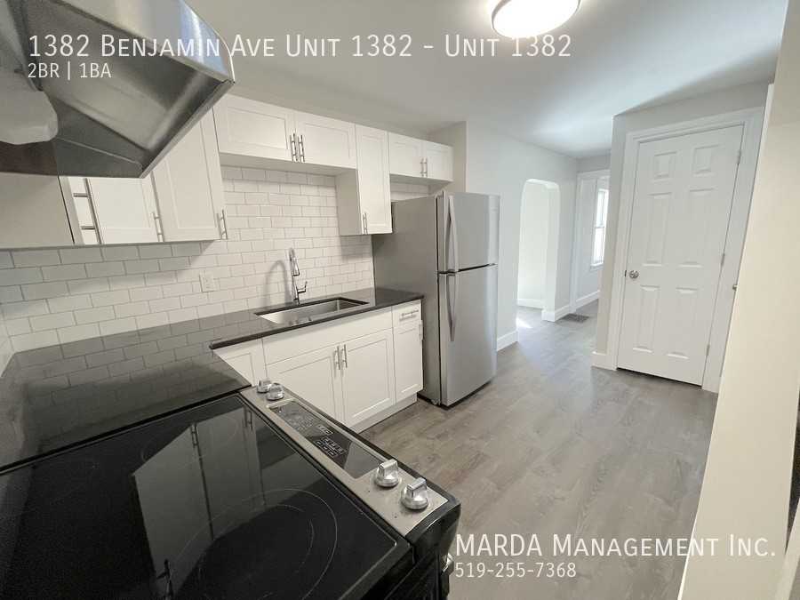 1382 Benjamin Ave Unit 1382 #1382 - Photo 6 of 32