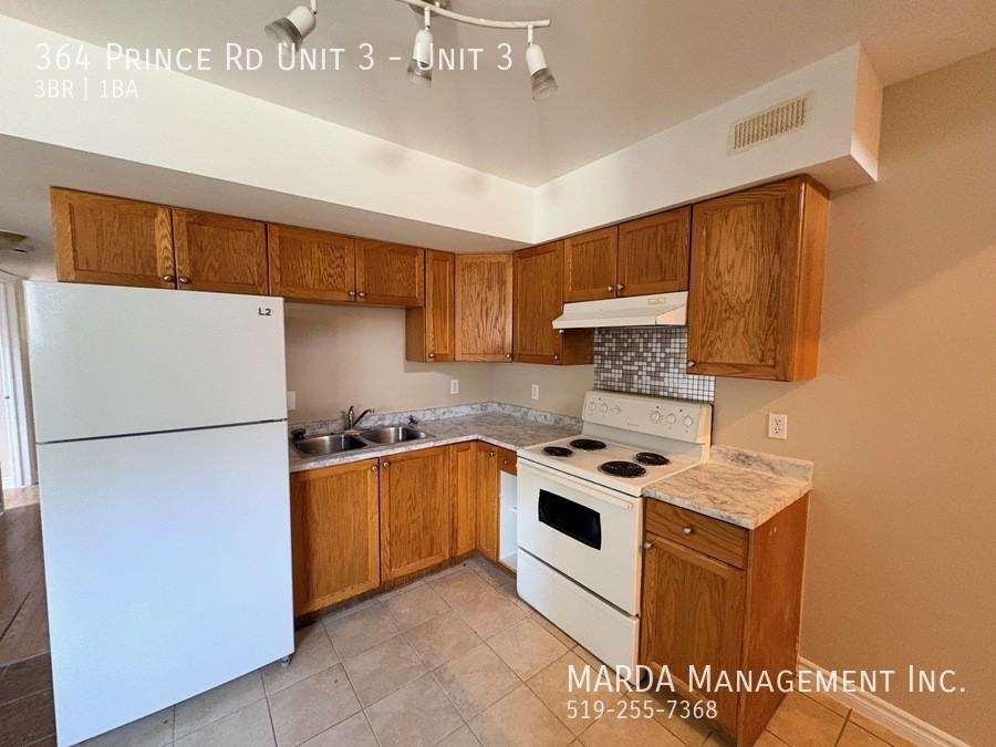 364 Prince Rd Unit 3 #3 - Photo 4 of 14