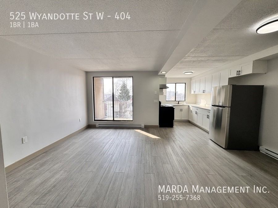 525 Wyandotte St W #404