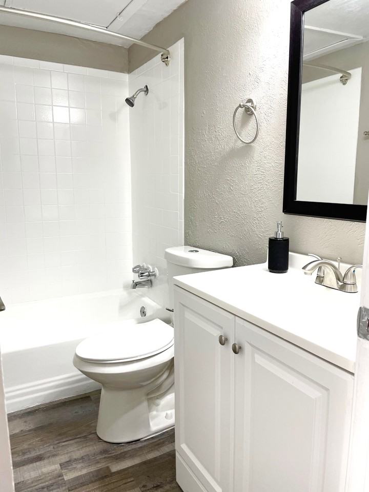 2717 W Jefferson Blvd #210 - Photo 4 of 10