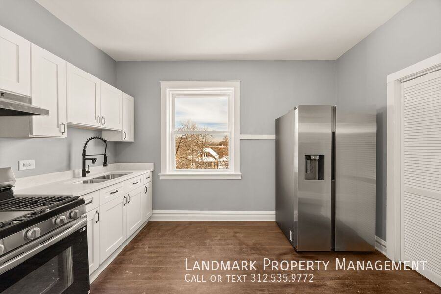 1843 W 54th St #1845-3W - Photo 3 of 18