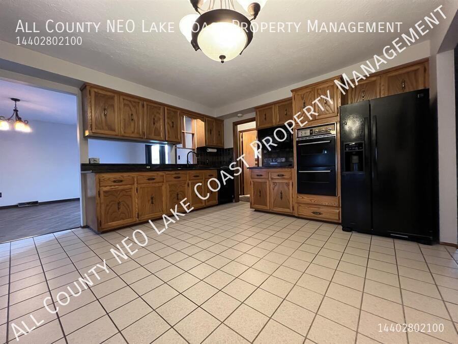 9953 Shady Ln - Photo 3 of 13