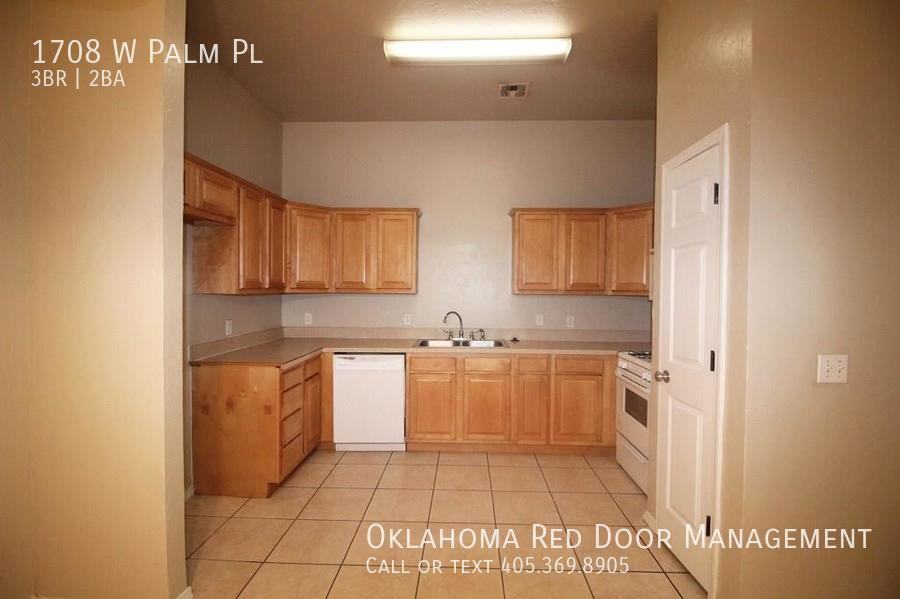 1708 W Palm Pl - Photo 3 of 22