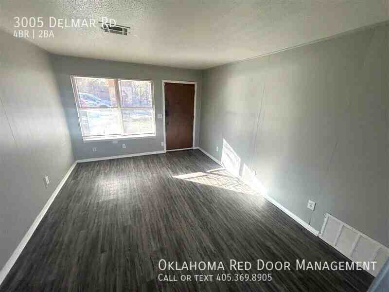 3005 Delmar Rd - Photo 2 of 28