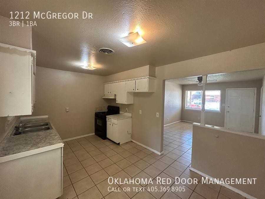 1212 Mcgregor Dr - Photo 3 of 16