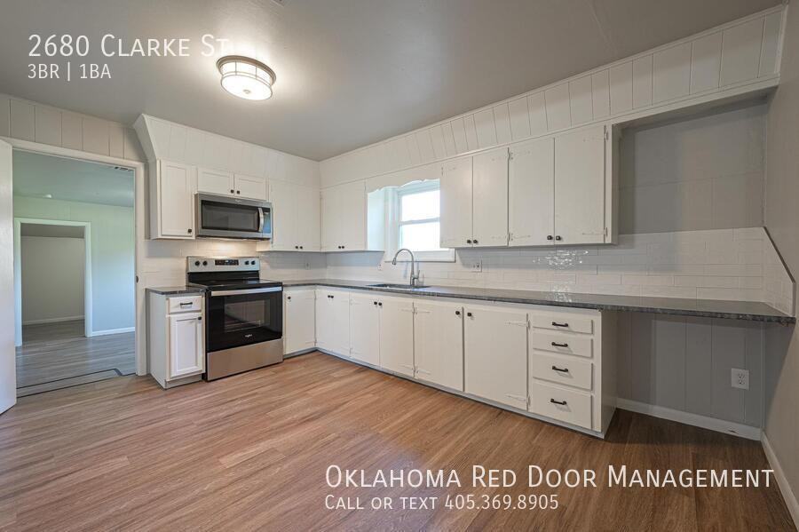 2680 Clarke St - Photo 4 of 22