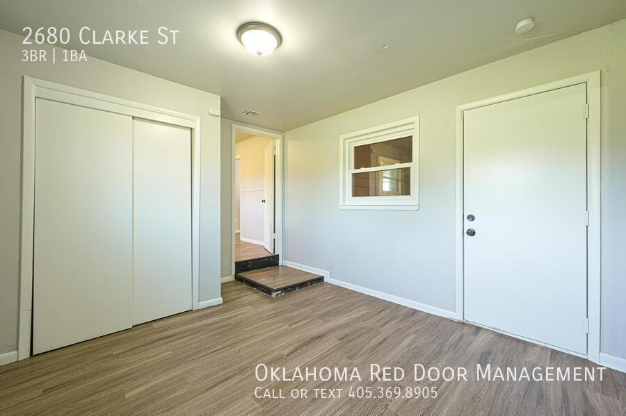 2680 Clarke St - Photo 5 of 22