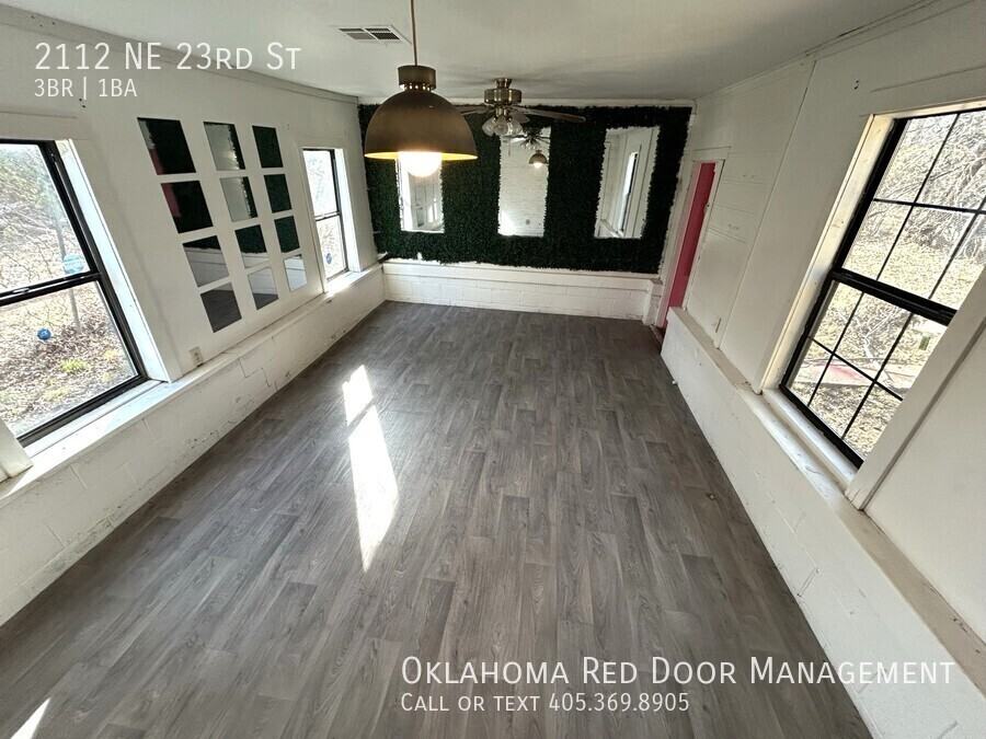 2112 Ne 23rd St - Photo 7 of 22