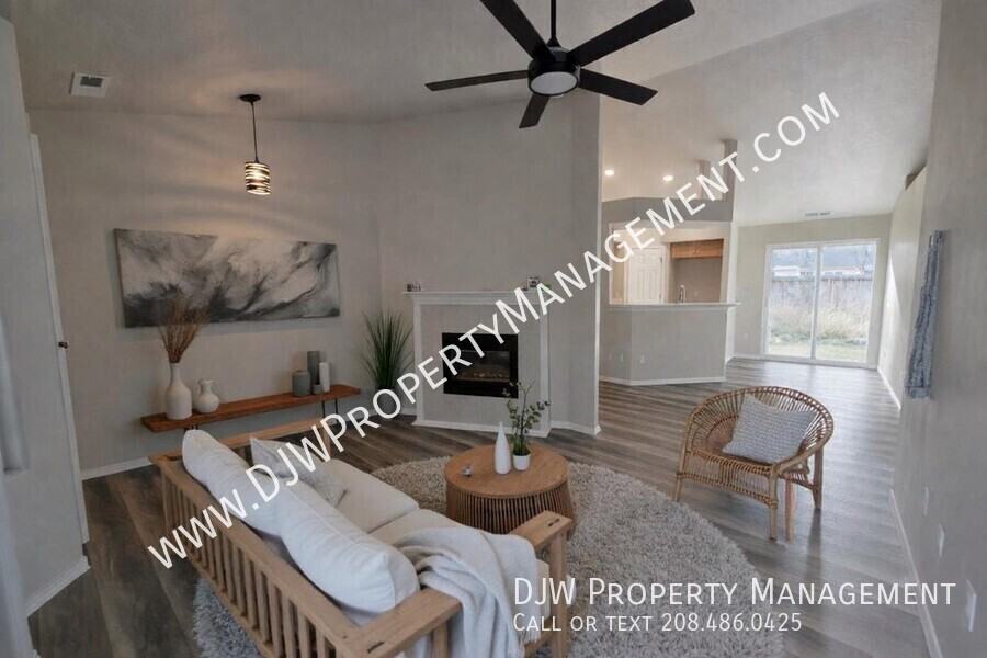 13305 W Foxfire Ct - Photo 2 of 12